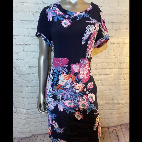 Dress - Picture 1 of 7